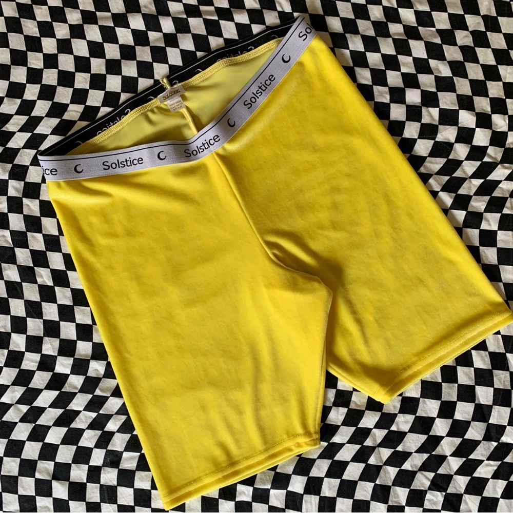 New Tweety Yellow Velvet Bike Short Solstice Intimates Size L $44